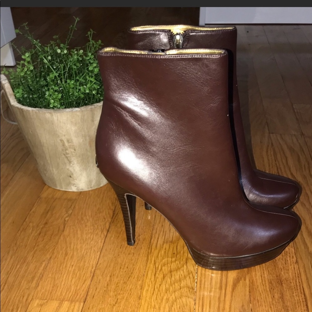 Guess boots